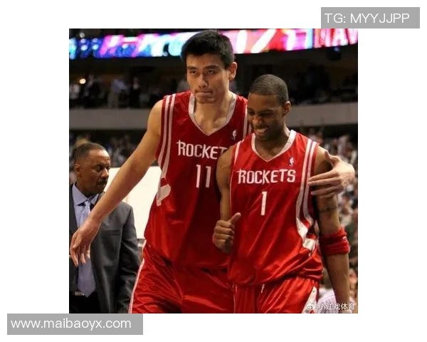 姚明与多威的传奇篮球之路：从赛场到商业的成功转型与影响