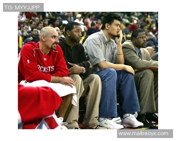 姚明与拳王刘易斯的传奇对决：跨界运动员的巅峰较量与友谊之路