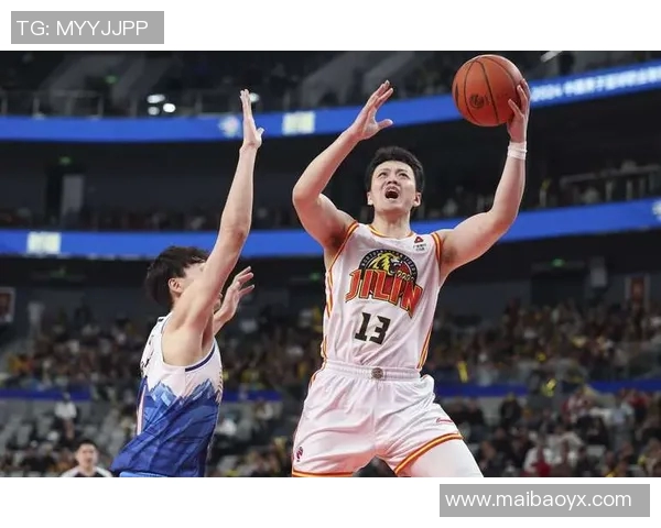 2018年CBA季后赛辽宁队与广东队激战回顾及精彩瞬间分析