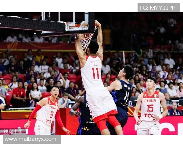 足球巨星与扣篮精彩瞬间的完美结合图片欣赏 足球巨星与扣篮精彩瞬间的完美结合图片欣赏