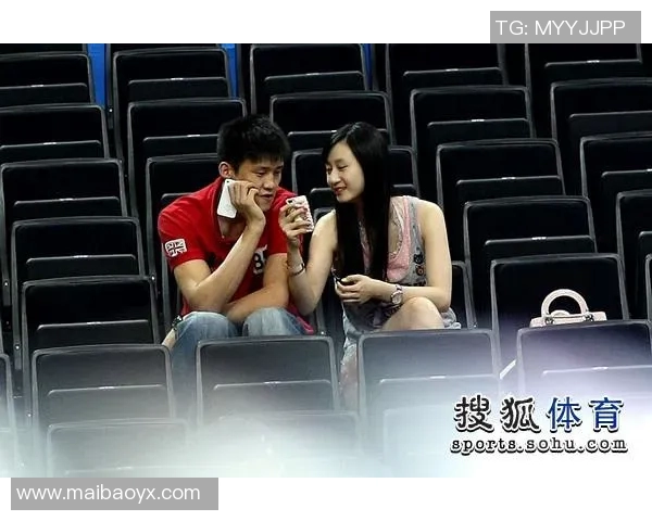 篮球明星与女儿亲密对话分享成长故事与运动梦想